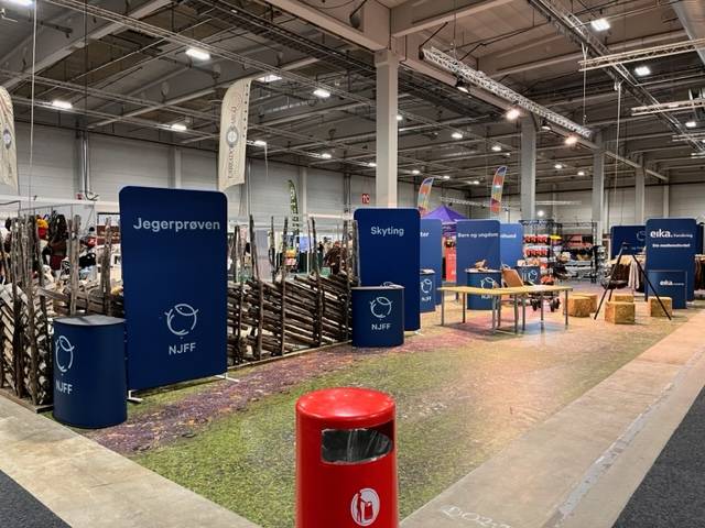 Messestand til Norges Jeger- og Fiskerforbund
