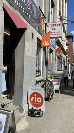 Kioskflagg og Platefot Panda til Ria